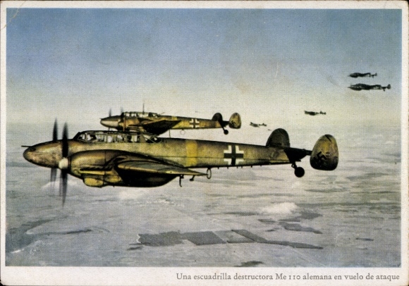 Ak Deutsche Luftwaffe, Kampfflugzeuge Messerschmitt Me 110, Zerstörer in Staffel, gelbes Rumpfband