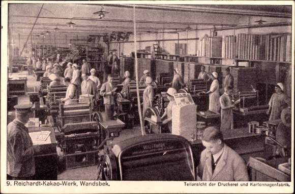 Ak Hamburg, Teilansicht der Druckerei und Kartonnagenfabrik, Maschinen, Arbeiter, Vorgesetzte