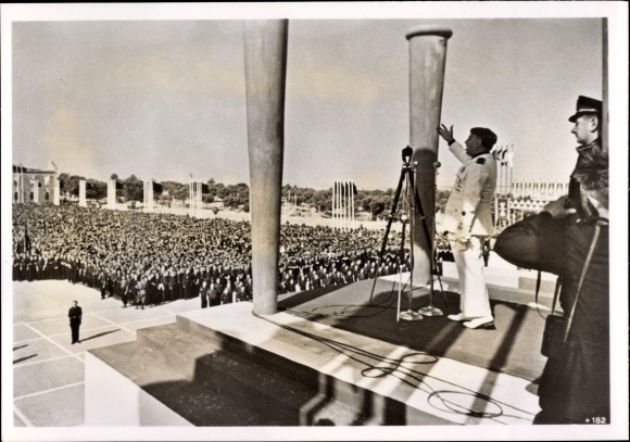 Photo Heinrich Hoffmann, General Franco at a mass rally in Madrid, July 1942