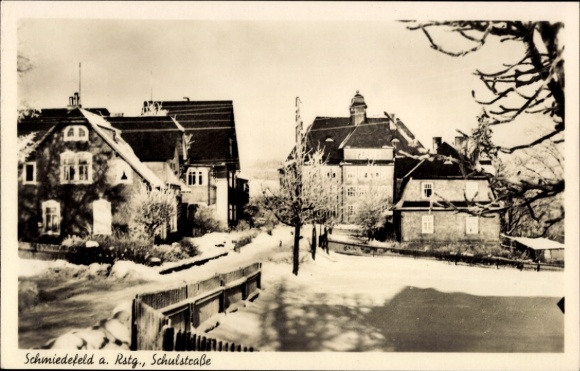KP Schmiedefeld am Rennsteig Turyngia, Schulstraße, zdjęcie zimowe