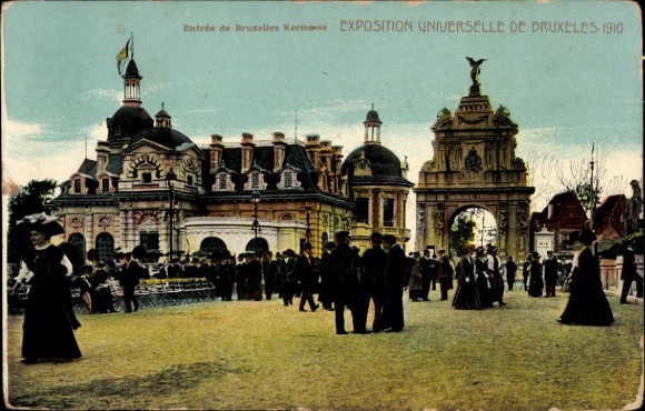 Ak Bruxelles Brussel, ingang van de Wereldtentoonstelling 1910, mensen in jurken, vlaggen