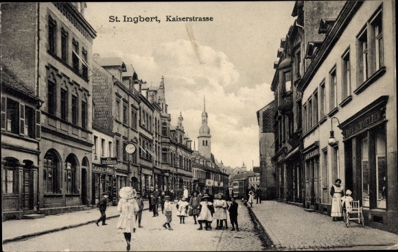 Postcard Sankt Ingbert in Saarland, Kaiserstrasse, cigar shop, children