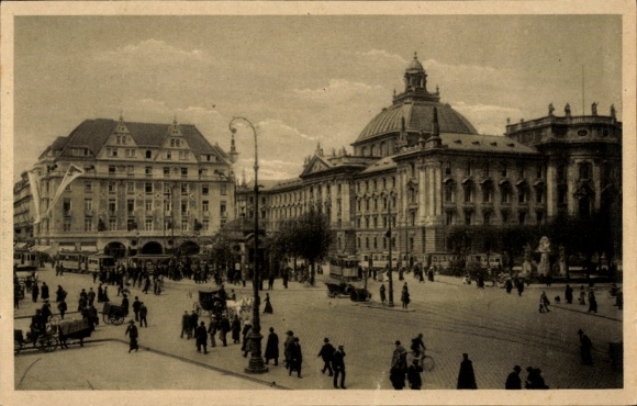 Postcard Munich, Karlsplatz, Palace of Justice, tram
