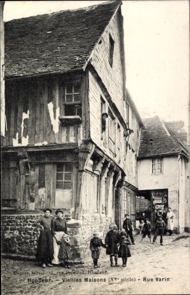Ak Honfleur Calvados, vieilles Maisons, Rue Varin