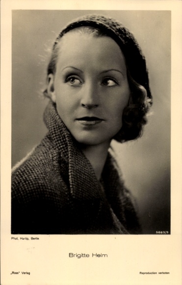 Ak Schauspielerin Brigitte Helm, bekannt aus Metropolis, Portrait, Mütze