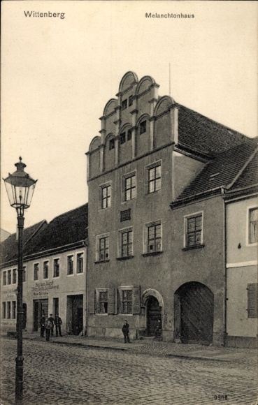 Postcard Lutherstadt Wittenberg, Melanchton House, street scene, historical architecture, lantern
