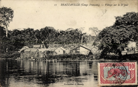 Ak Brazzaville Französisch Kongo, Schwarz-Weiß-Bild eines Dorfes, Flusslandschaft, Bäume, trad...