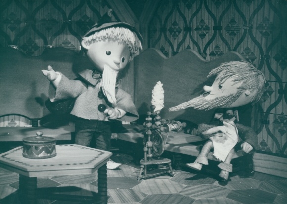 Photo Our Sandman, Sandman, GDR children&#39;s television, scene, spinning wheel