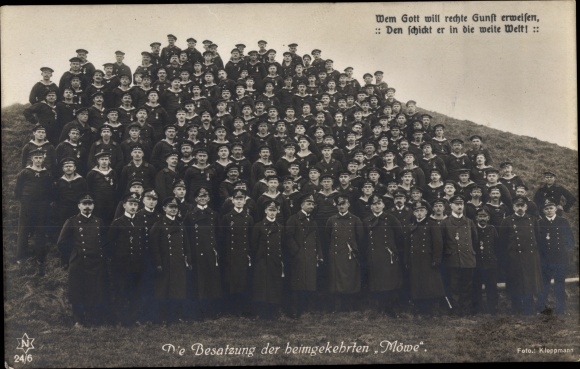 Postcard seamen of the returned SMS Möwe, Graf zu Dohna Schlodien, crew, Novitas 24 6