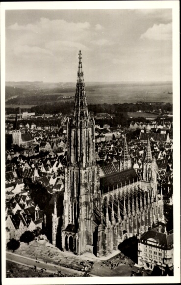 Ak Ulm an der Donau, Münster mit hohem Turm, Luftaufnahme