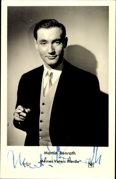 Postcard actor Martin Benrath, portrait with cigarette, my father&#39;s horses, autograph
