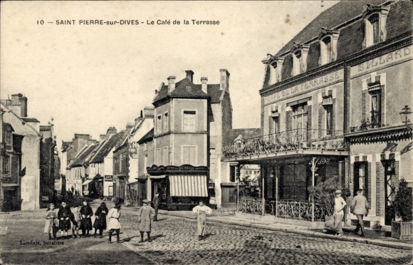 Ak Saint Pierre en Auge Calvados, Café de la Terrasse, Straßenansicht, Menschen, Billard