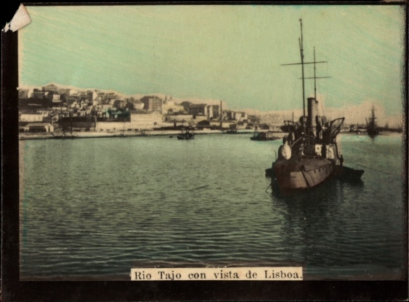 Photo Lisbon Lissabon Portugal, Tajo River with a view of Lisbon