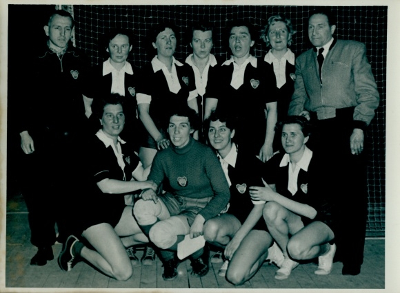Photo Berlin Prenzlauer Berg, handball, BSG Motor Weißensee Süd vs. SG Weißensee, January 8, 1955