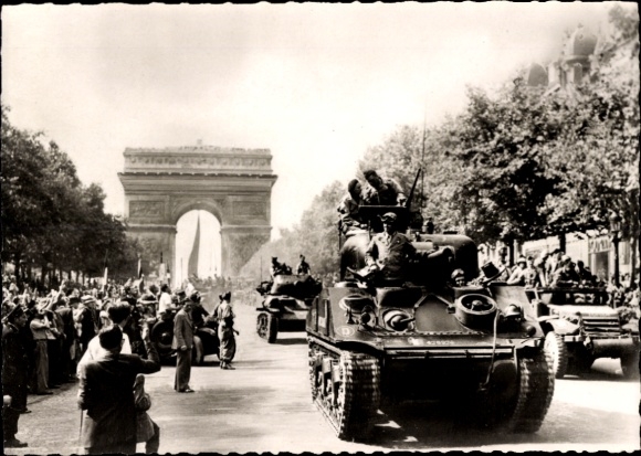 PC Paris, WWII, Liberation, US Sherman M4A1 Tank, 1945