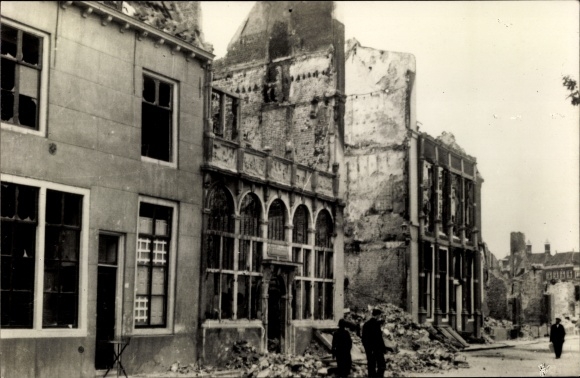 PC Middelburg Zeeland Netherlands, war damage, II. WW, Dwarskade met Steenrots