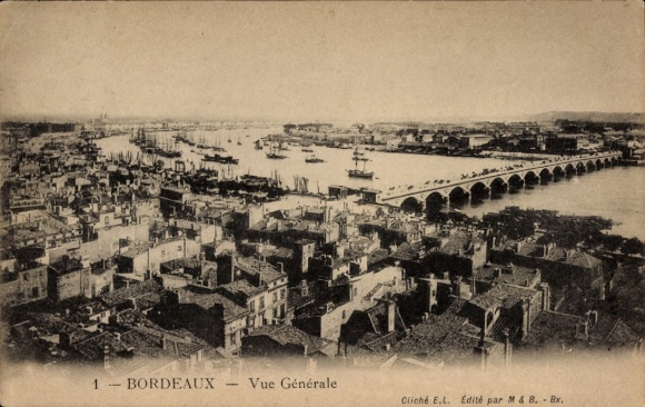 Postcard Bordeaux Gironde, view of river and bridge, port city, architecture