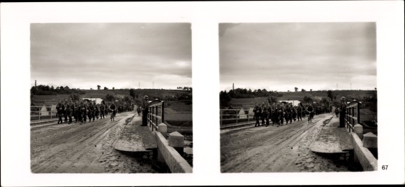 Stereo spatial image photo &quot;The soldiers of the Führer in the field&quot;, No. 67, demarcation line on the San