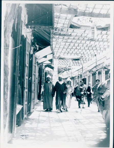 Photo film scene Tanger, the city with two faces, street area, bazaar, Germany 1952