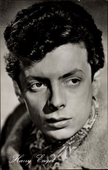 Postcard Actor Harry Engel, Defa 254 395, Berlin corner Schönhauser