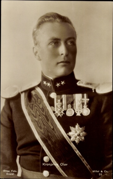 Ak Kronprinz Olav von Norwegen, Portrait in Uniform