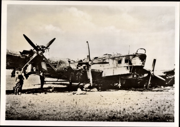 Photo Heinrich Hoffmann, downed Russian bomber, July 1942