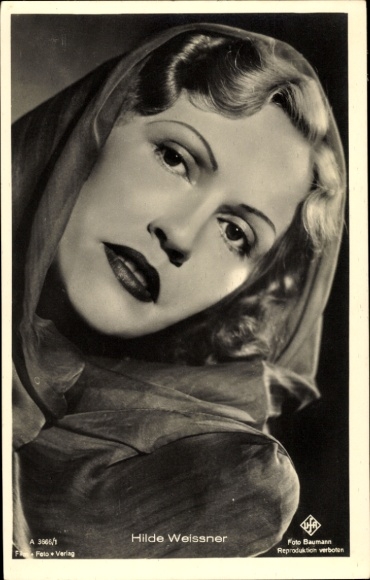 Postcard actress Hilde Weissner, portrait, scarf, autograph