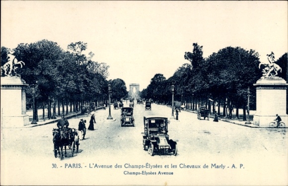 CPA Parijs VIII, Avenue des Champs Elysées, Chevaux de Marly