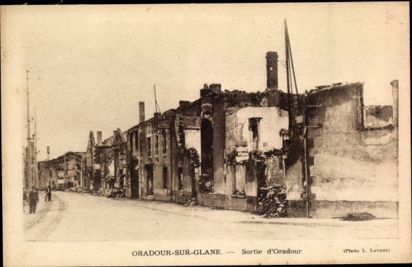 Postcard Oradour sur Glane Haute Vienne, Oradour exit, Kriegszerstörung 2. WK