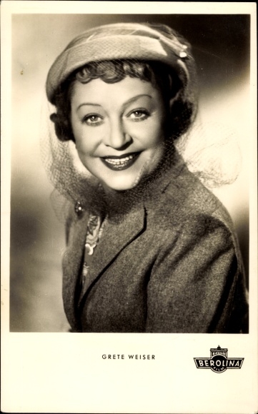 Postcard actress Grethe Weiser, portrait