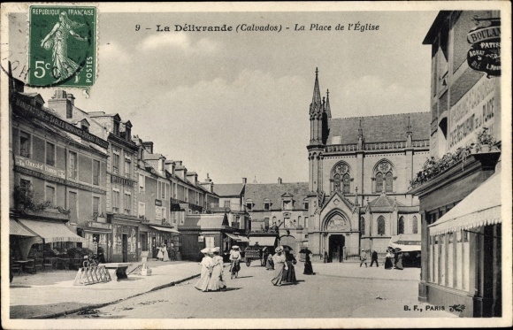Ak La Delivrande Calvados, La Place de l'Eglise