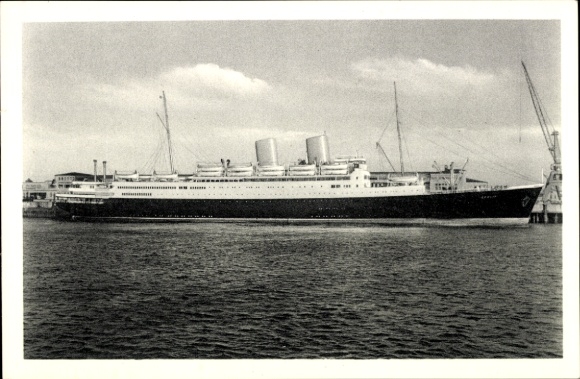 Picture steamship MS Berlin, Norddeutscher Lloyd Bremen, view starboard