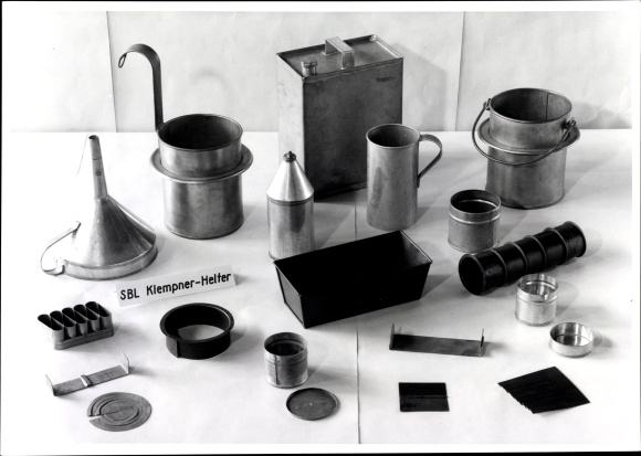 Photo Berlin, Bert Sass, SBL plumbing helper, canister, funnel