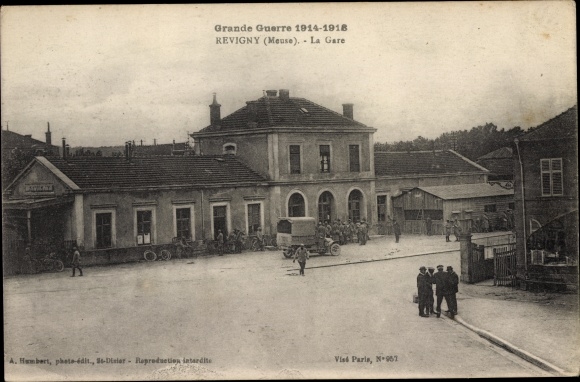 Ak Revigny Meuse, La Gare, Bahnhof, Straßenansicht, 1. WK