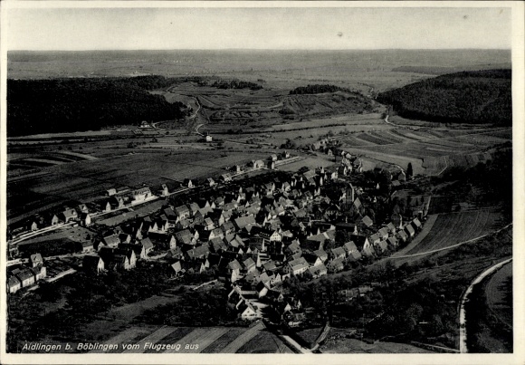 Ak Aidlingen in Württemberg, Luftaufnahme von  Landschaft, Häuser, Landschaftsaufnahme