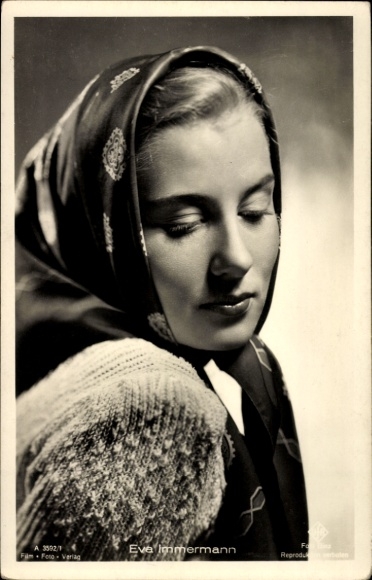 Postcard actress Eva Immermann, portrait, headscarf