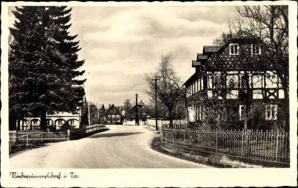 Ak Niedercunnersdorf Kottmar in Saksen, oud boeren- en weefdorp in Opper-Lausitz, Dorfstrasse
