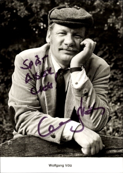 Postcard actor Wolfgang Völz, portrait, cap, autograph