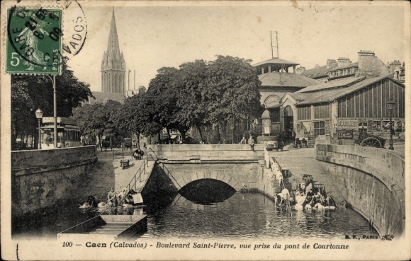 CPA Caen Calvados, Boulevard Saint-Pierre, vue prise du pont de Courtonne