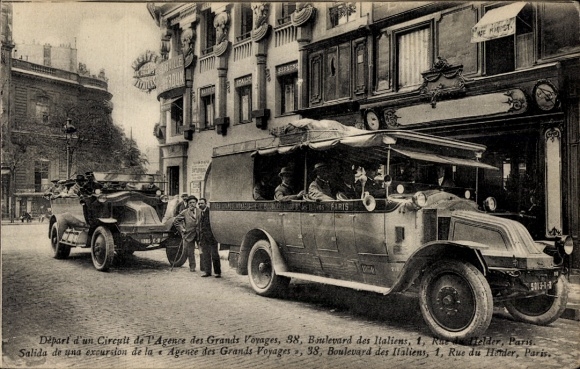 CPA Parijs, vertrek van een circuit van het Grands Voyages Agency, Boulevard des Italiens