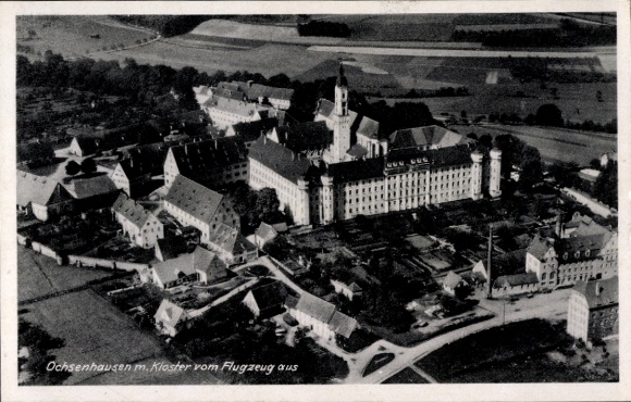 Postcard Ochsenhausen in Upper Swabia, total view of the town, aerial photograph
