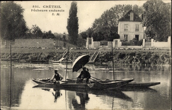 Postcard Créteil Val de Marne, fisherman in boat, house in background, calm water, shadow by sun