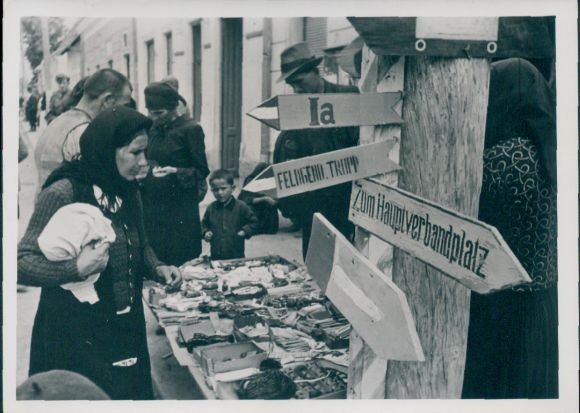 Photo Market day in a small Bosnian town, general store, Wehrmacht