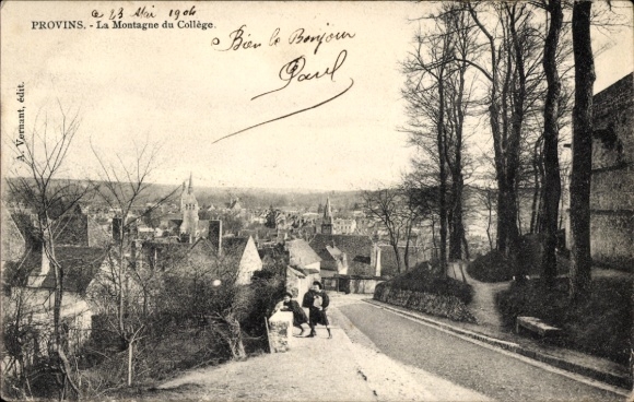 Ak Provins Seine et Marne, Historische Stadtansicht, La Montagne du Collège, schmale Straße, Bäum