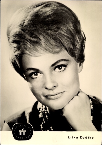 Postcard actress Erika Radtke, portrait