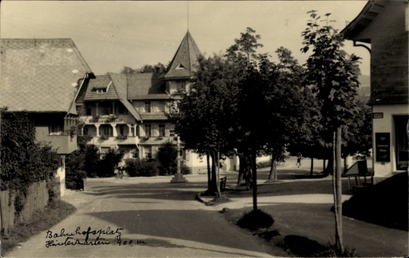 Ak Hinterzarten im Schwarzwald, Bahnhofsplatz
