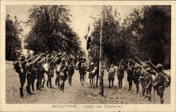CPA Scoutisme, Salut aux Couleurs