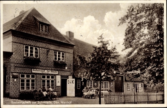 Ak Danish Nienhof Schwedeneck Sleeswijk-Holstein, herberg aan de smidse