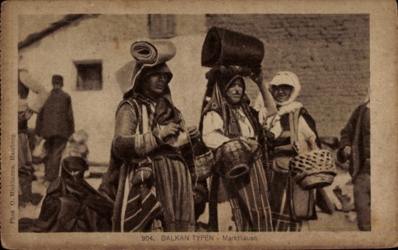 Postcard Balkan types, market women, women with market goods on their heads