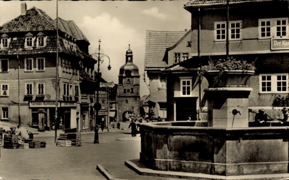 Ak Waltershausen in Thüringen, Marktplatz, Nikolaustor,  Gebäude, Brunnen